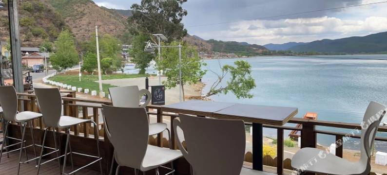 泸沽湖捌月客栈图片