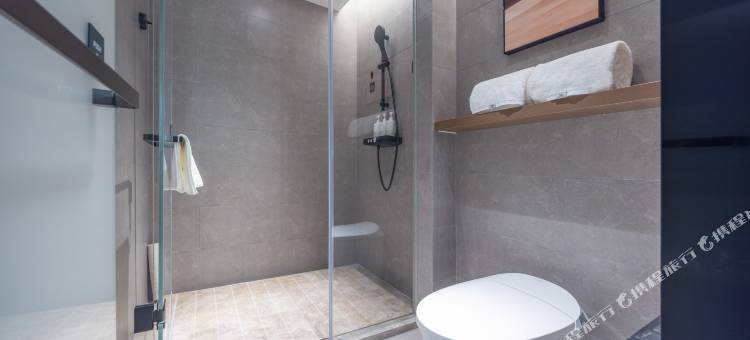 乌鲁木齐高铁站小绿谷公园亚朵酒店图片