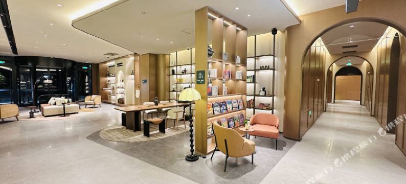 上海国际旅游度假区崇溪路亚朵酒店图片