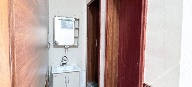 浪卡子羊卓雍湖家庭宾馆图片