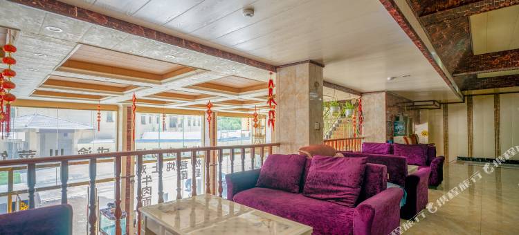 松潘黄龙林红山庄图片