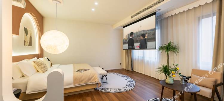 这里•HERE主题设计民宿(安顺学院南马广场店)图片