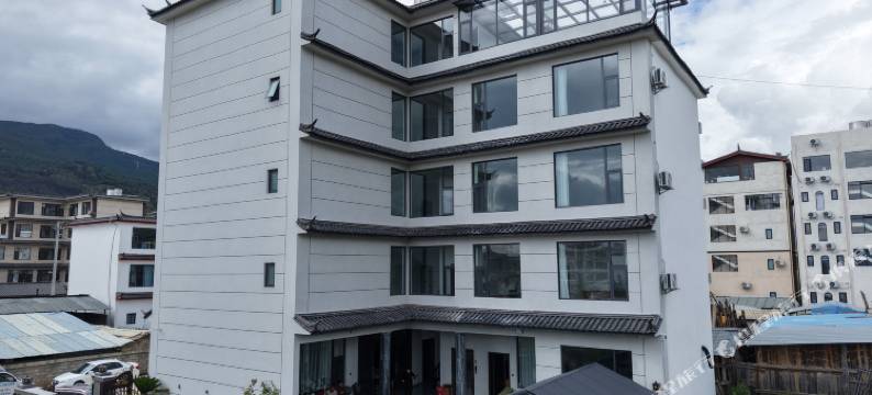 拾野间·Morning Light∣邂逅·纳西花语度假美院(束河古镇店 )图片