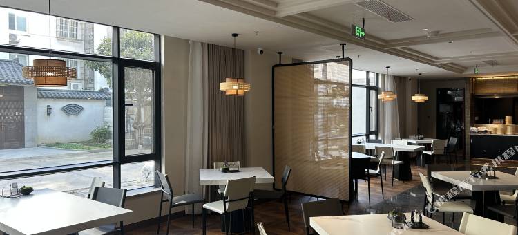 泰州万达广场济川西路亚朵酒店图片