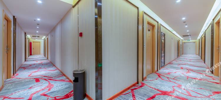 轻住·新艾轩商务主题酒店(西安南门明城墙永宁门地铁站店)图片