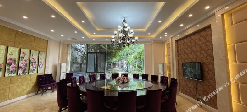 青城山云杉绿洲汤泉酒店图片