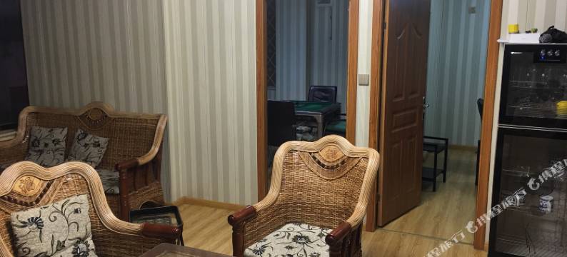 丹巴南河美谷主题酒店图片