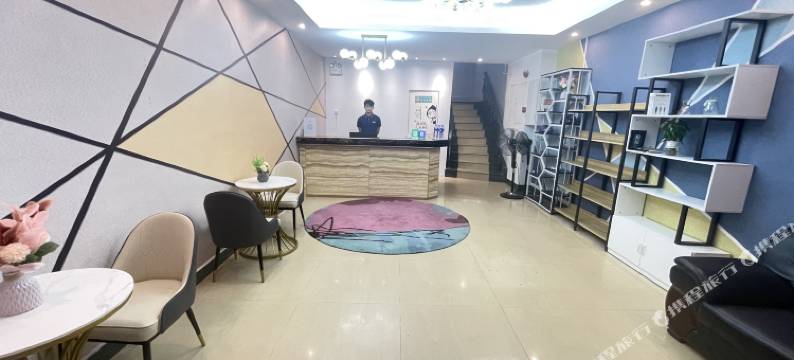 华岐主题酒店(佛山黄岐商业步行街嘉州广场店)图片