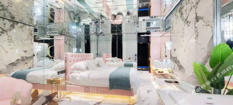 郴州谜图私定酒店(北湖公园步步高新天地店)图片