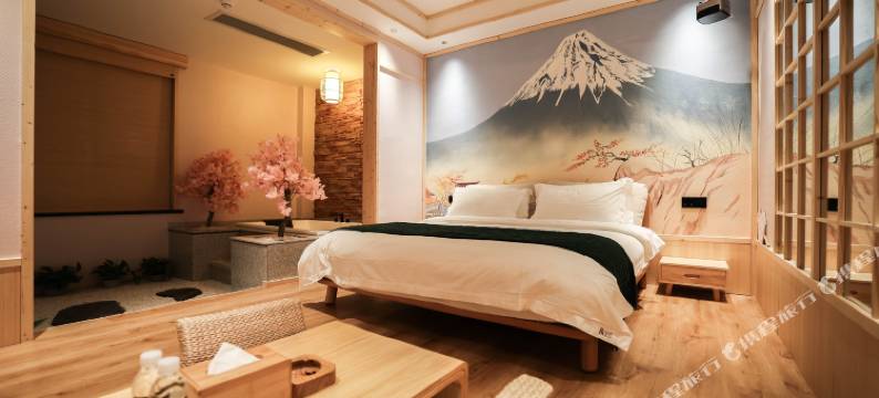 郴州谜图私定酒店(北湖公园步步高新天地店)图片