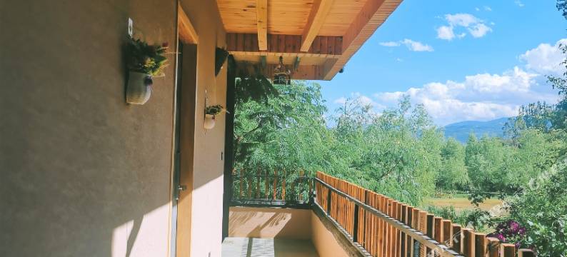 洱源世外梨园早安日月居湖景客栈图片