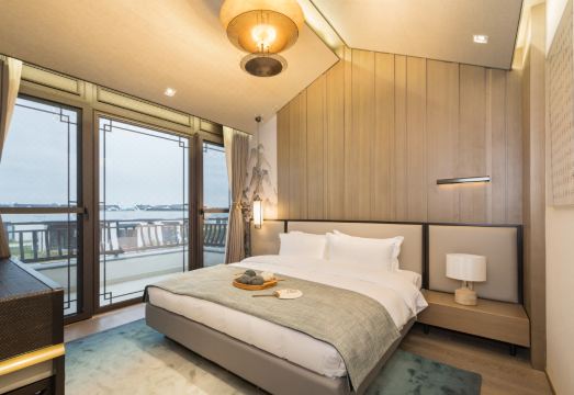 Mu Spring Resort Hotel Overview