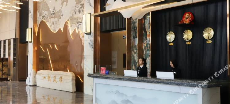 腾飞屹阳酒店(眉山仁寿怡和春熙步行街店)图片