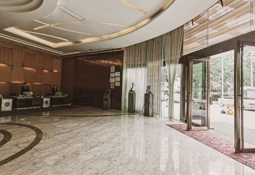 Hooray Hotel Hotel Overview