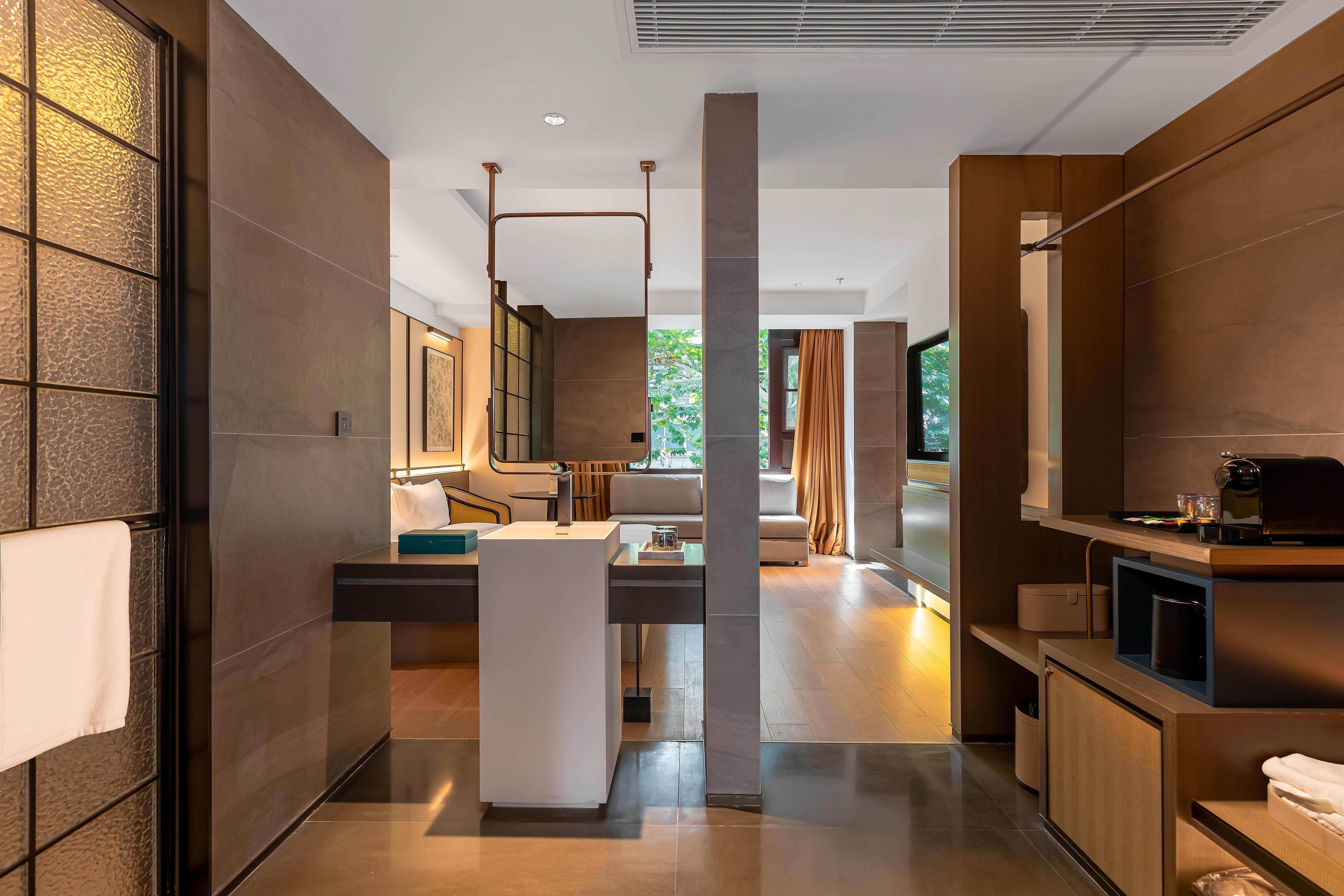 Nanjing Guildford HotelOver view