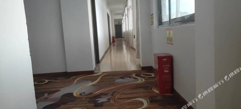 日喀则湖畔民宿图片