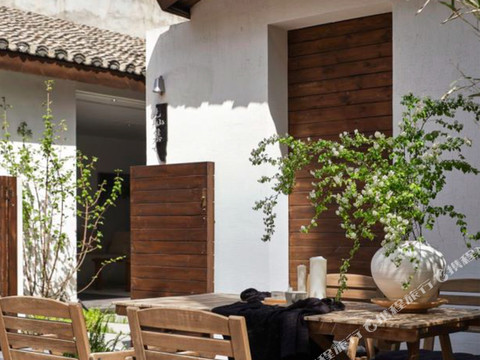 见山集民宿(西安科技大学高新学院店)