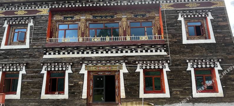 鱼子西守望日落民宿图片