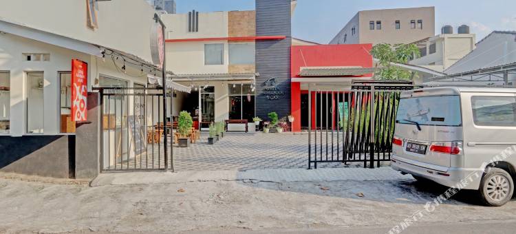 OYO Capital O 90410 Griya Amanah Jajar Syariah图片