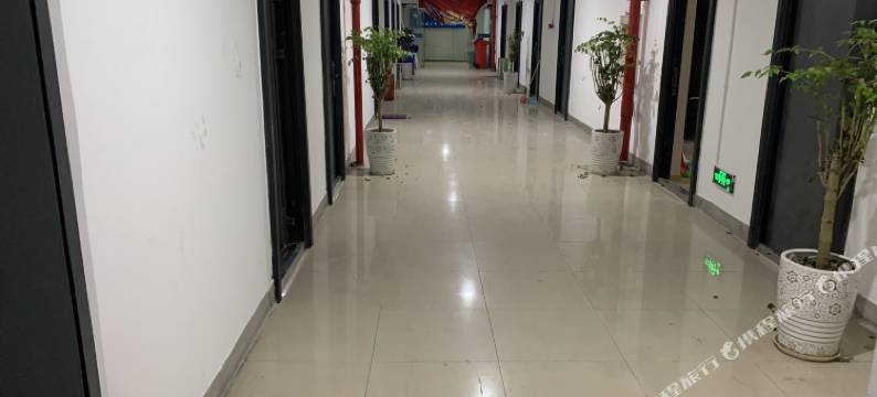 君豪商务宾馆(西南医院店)图片