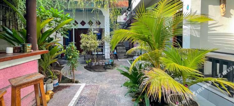 711 吉利特拉旺安米特拉红门酒店(711 Gili Trawangan Mitra RedDoorz)图片