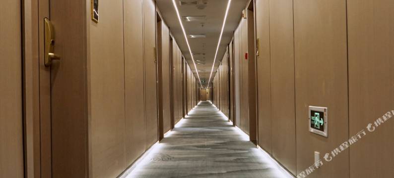 德令哈蓝天白云大酒店(德令哈市中心广场店)图片