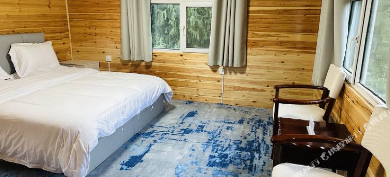 紫芸凤池酒店(一万泉景区店)图片