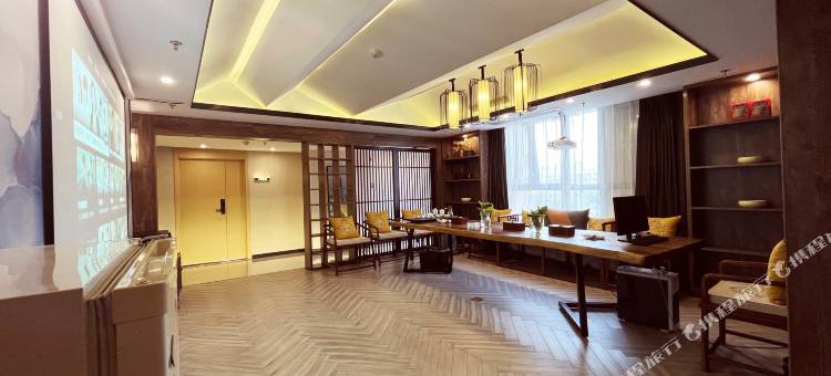 广西大厦酒店(武汉黄鹤楼粮道街美食街店)图片