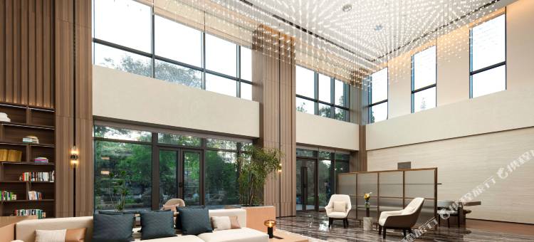 上海松江中山东路亚朵酒店图片