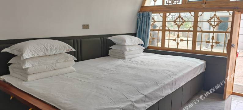 河畔人家民宿图片