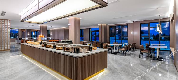 星程酒店(和静天鹅湖路店)图片