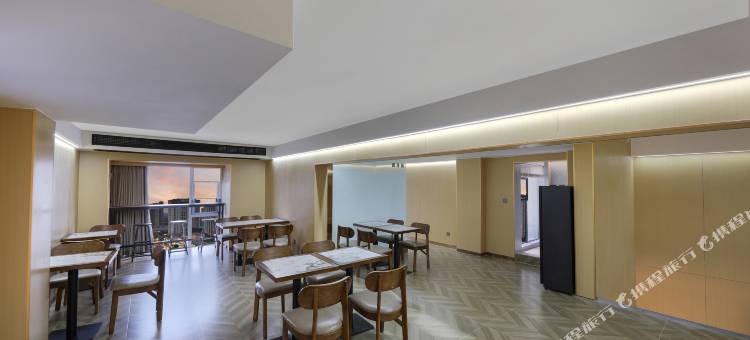 子欢酒店(威远万达广场店)图片