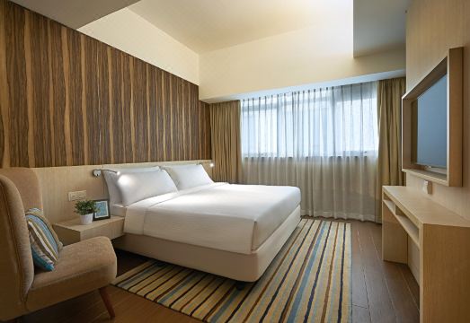 Oasia Suites Kuala Lumpur by Far East Hospitality Hotel Overview