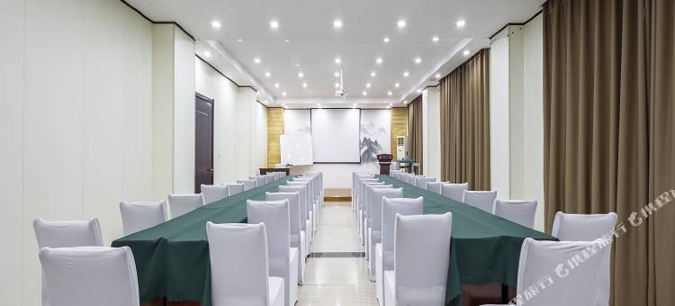派酒店(开封兰考汴兰大道红星美凯龙店)图片