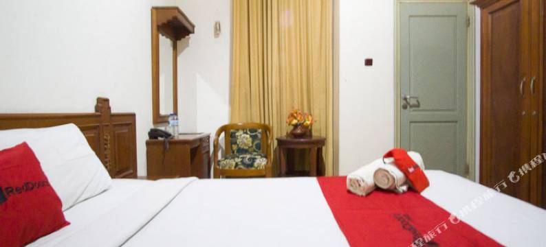 红门酒店-靠近法拉贾瓦海滩特尔纳特市(RedDoorz near Pantai Falajawa Kota Ternate)图片