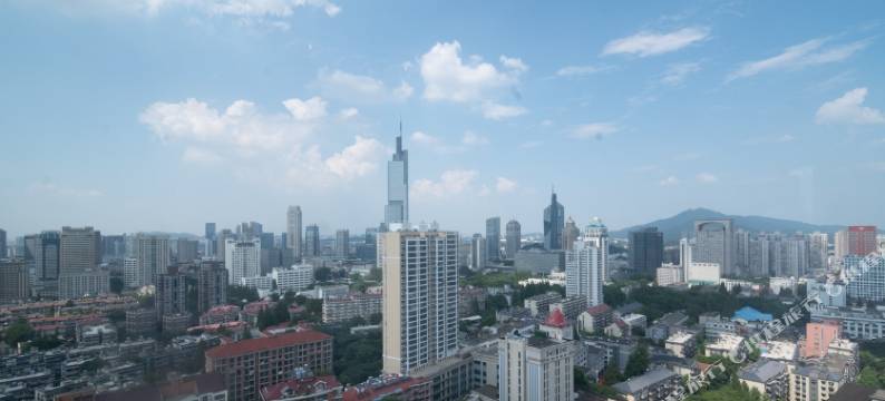 南京苏宁环球套房饭店(五台山地铁站店)图片