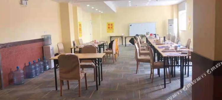 易佰良品酒店(南京东南大学诚信大道地铁站店)图片
