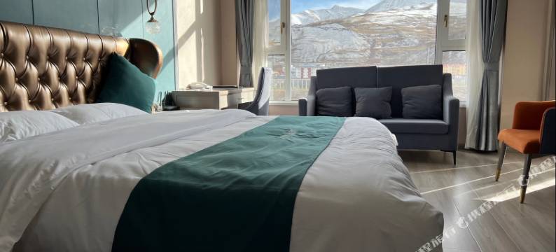 丁青云朵大酒店图片