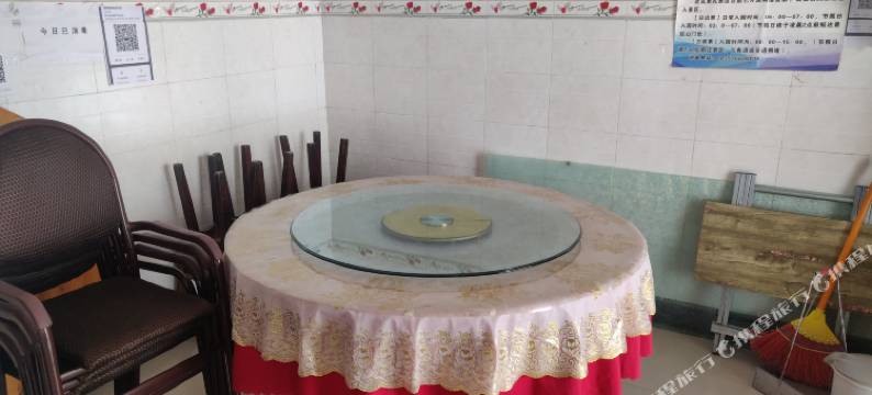 宝兴香巴拉藏寨宾馆图片