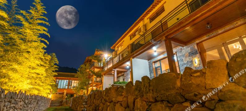 云台山朴居湖畔酒店图片