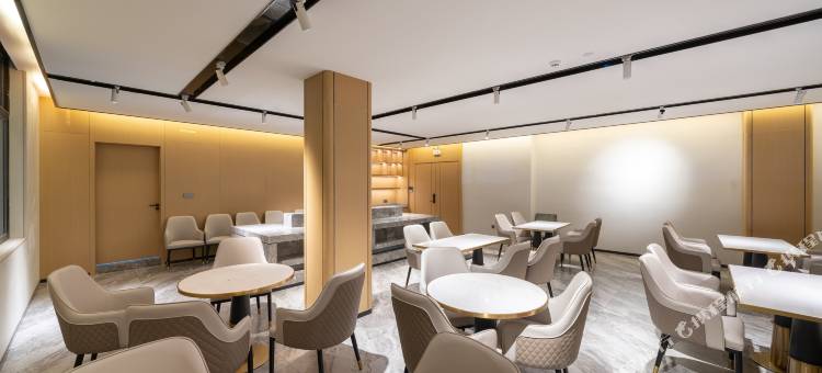 欧斯卡国际酒店(东莞厚街陈屋地铁站店)图片
