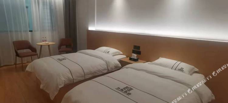 华瑞酒店(沙道沟镇店)图片
