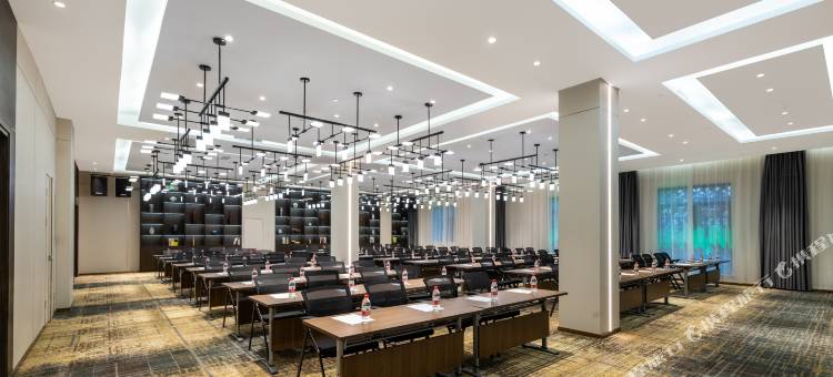 白玉兰酒店(枣庄吾悦广场店)图片