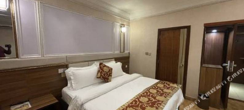 海湾套房酒店(BAYLIS HOTEL AND SUITES)图片