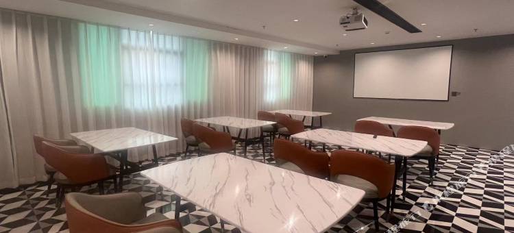 柏曼酒店(广州北站花都融创文旅城店)图片