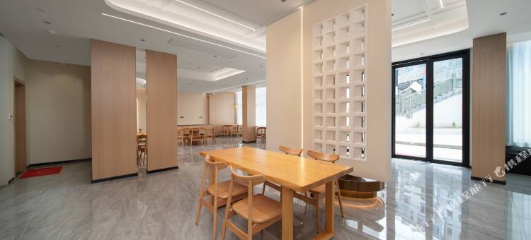 瑞楠山居270°智能轻奢美宿(黄山汤口镇店)图片