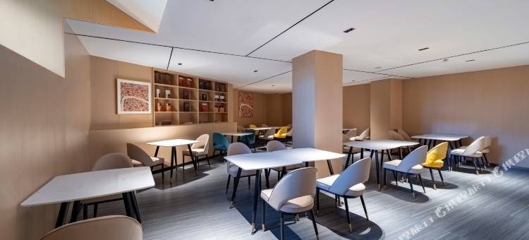 潮漫酒店(珲春现代百货海鲜街店)图片