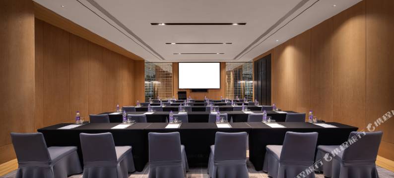 欧菲顿酒店(深圳红花山体育馆店)图片