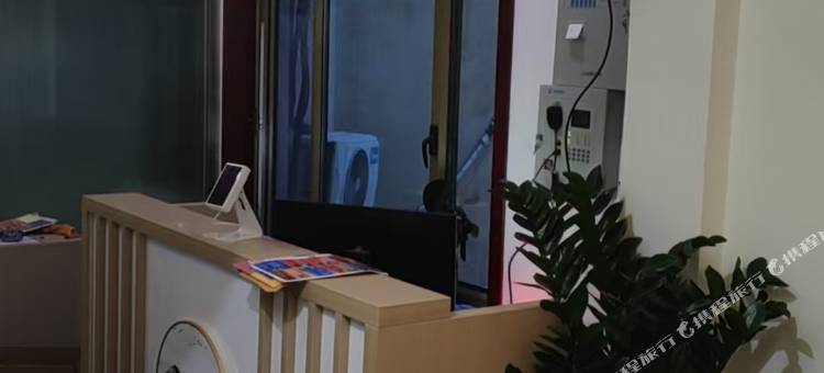 星航酒店(天山国际机场新天润罗马天街店)图片