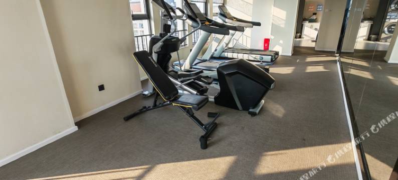 旺马假日酒店(人民东路大树营地铁站店)图片